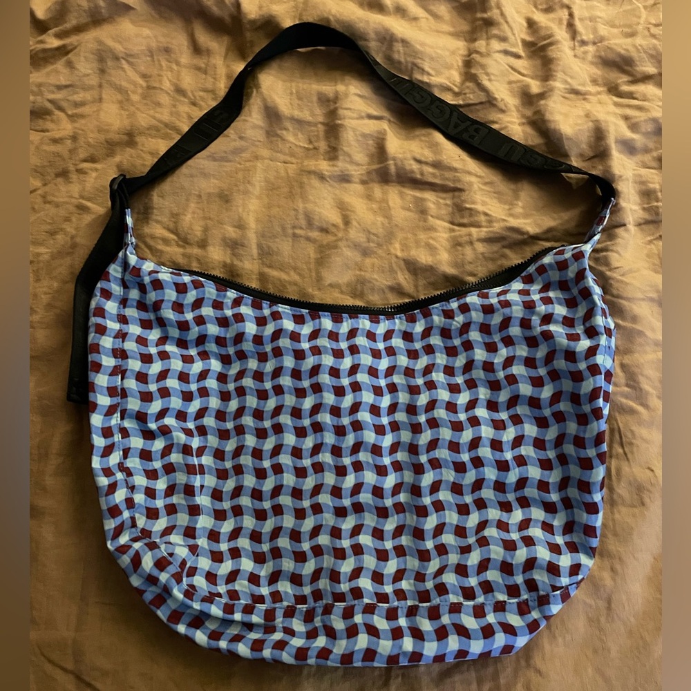 BAGGU Large Crescent Bag Wavy Checker